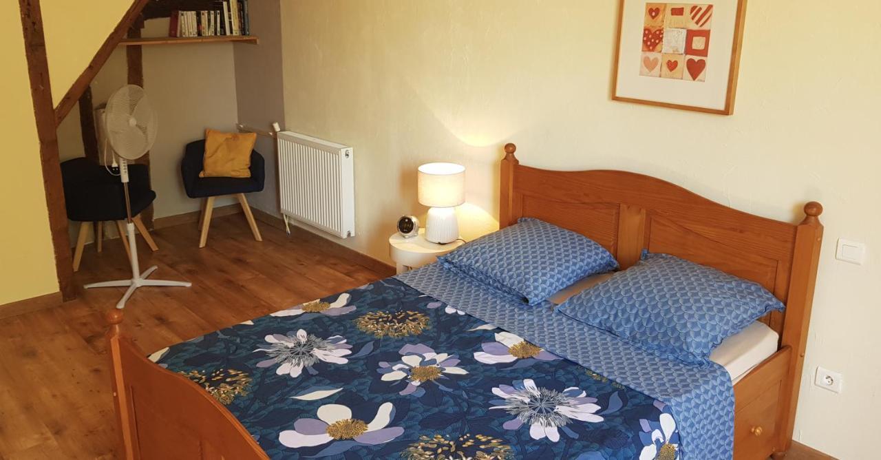 La Parenthese Du Crieu-Valfred Bed & Breakfast La Tour-du-Crieu Bagian luar foto