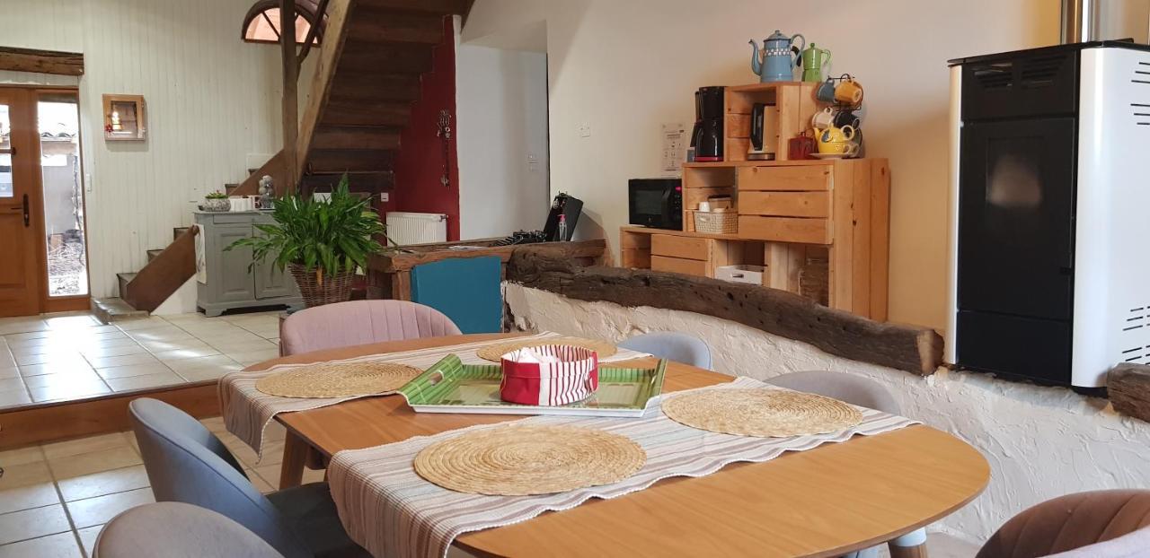 La Parenthese Du Crieu-Valfred Bed & Breakfast La Tour-du-Crieu Bagian luar foto